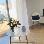 2 Personas A 300 M De La Playa De Piscina, Terraza Y Parking *
